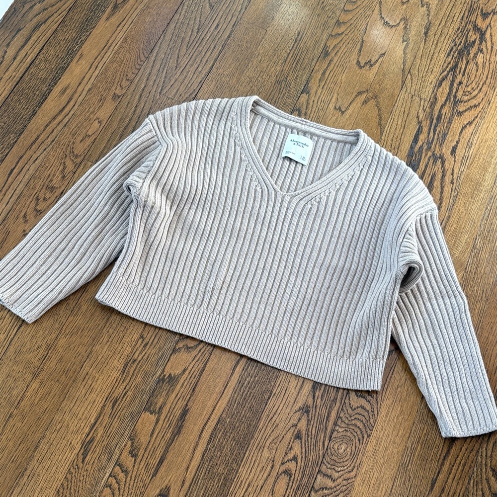 Abercrombie & Fitch chunky ribbed boxy Women's Beige V-Neck Sweater, xS